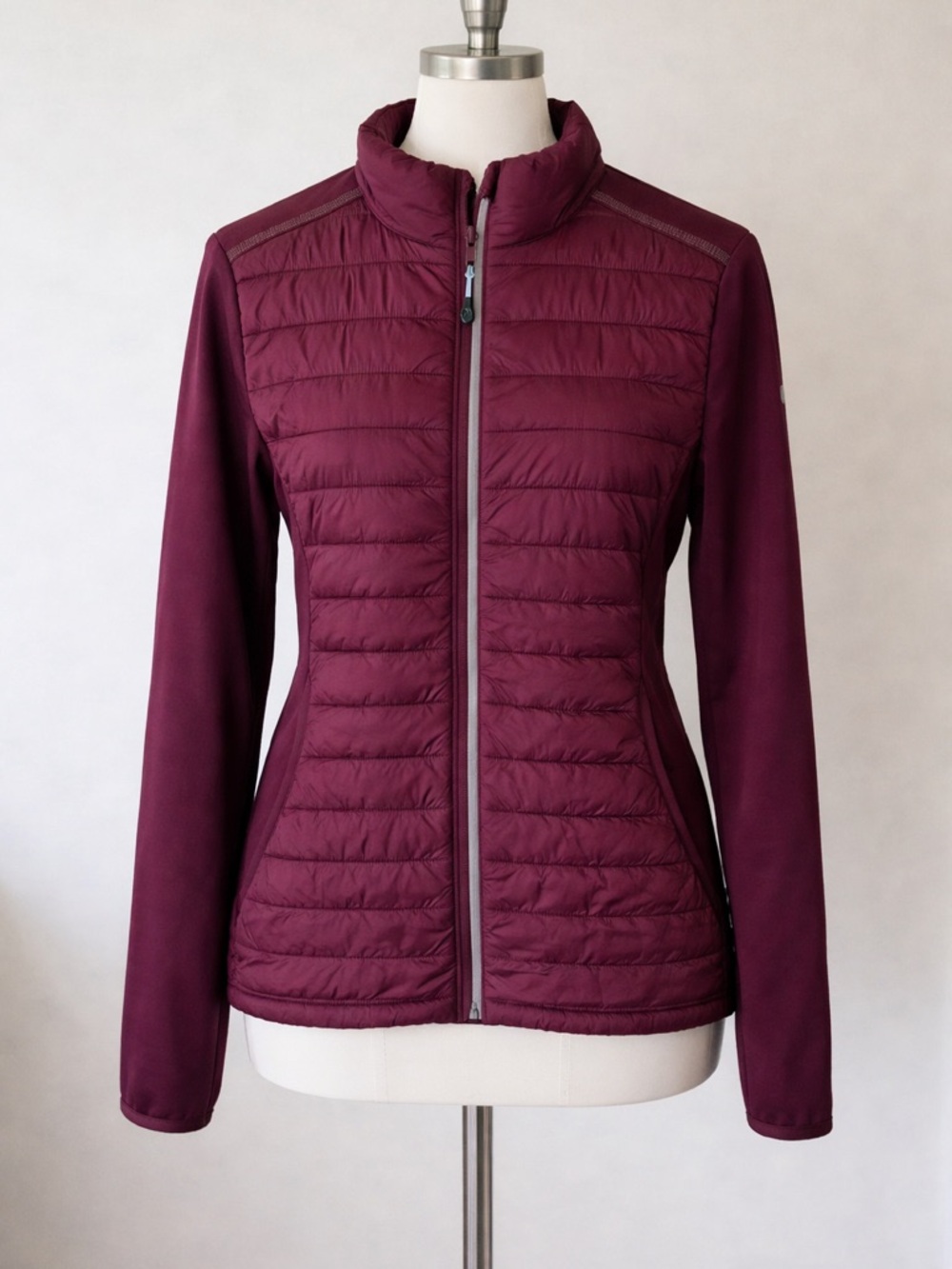 Asics Women's Quilted Hybrid Jacket - Burgundy Plum